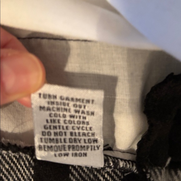 Sabrina Lauren Plaid Shacket - Picture 10 of 12